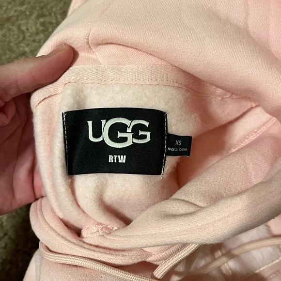 UGG hoodie Sweater - Picture 5 of 6
